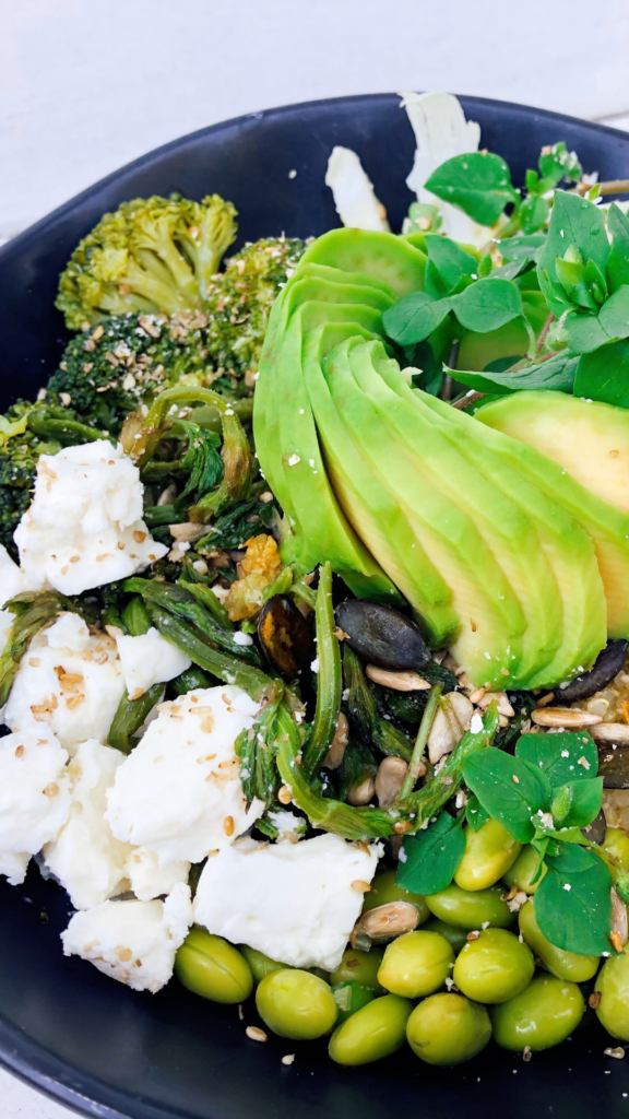 Green Goodies Bowl Superfood Wildkräuer wildkitchen Anna Nicklaus Green Goodies Bowl Superfood Wildkräuer wildkitchen Anna Nicklaus