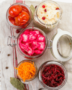 AnnaNicklaus_wildkitchen_Fermentieren_Kochkurs 4 Fermentieren Mikrobiom Darm Darmgesundheit Gemüse Kochkurs Anna Nicklaus Wildkitchen Gmuend Kaernten